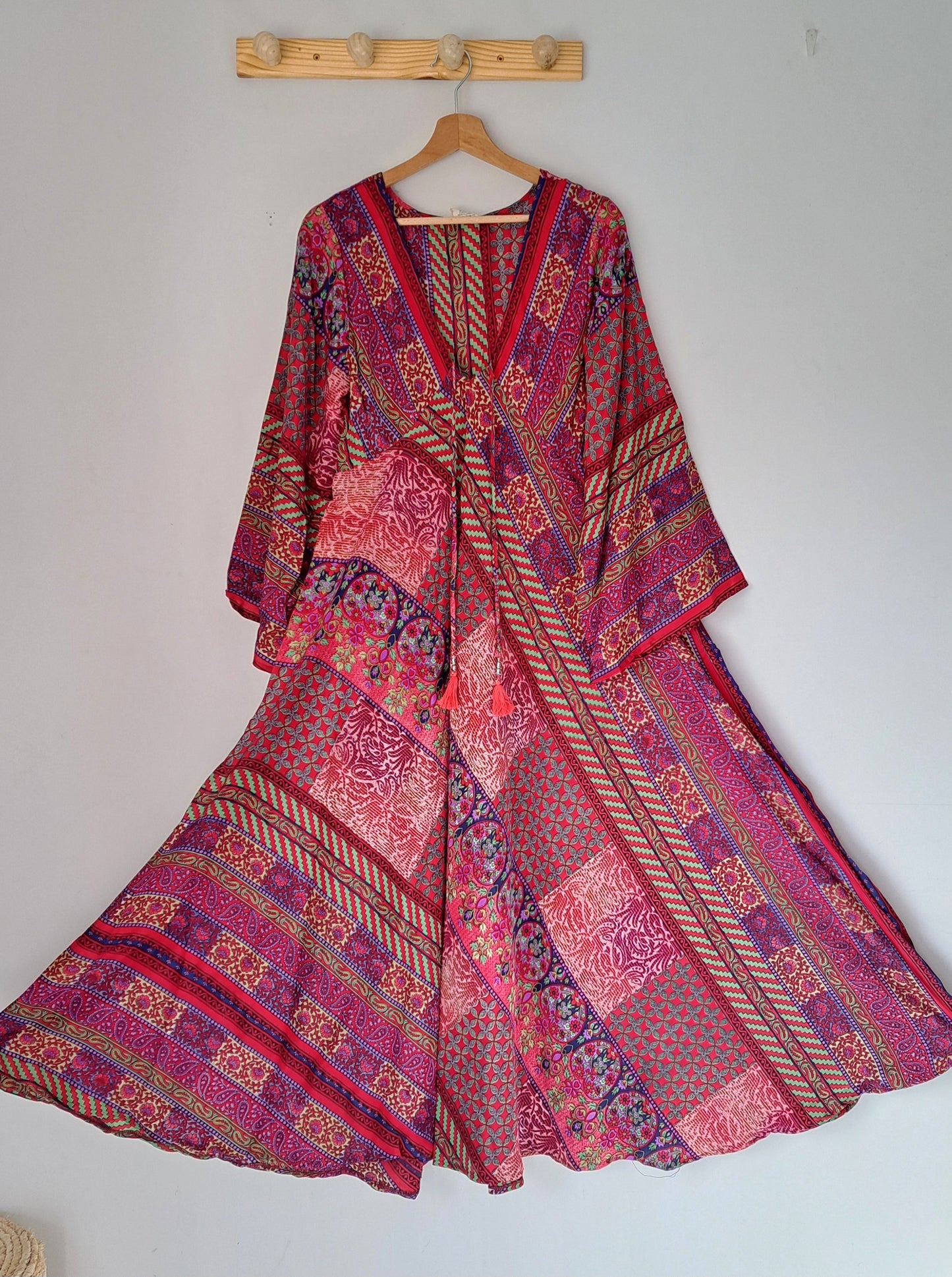 Vestido boho de seda con escote en v