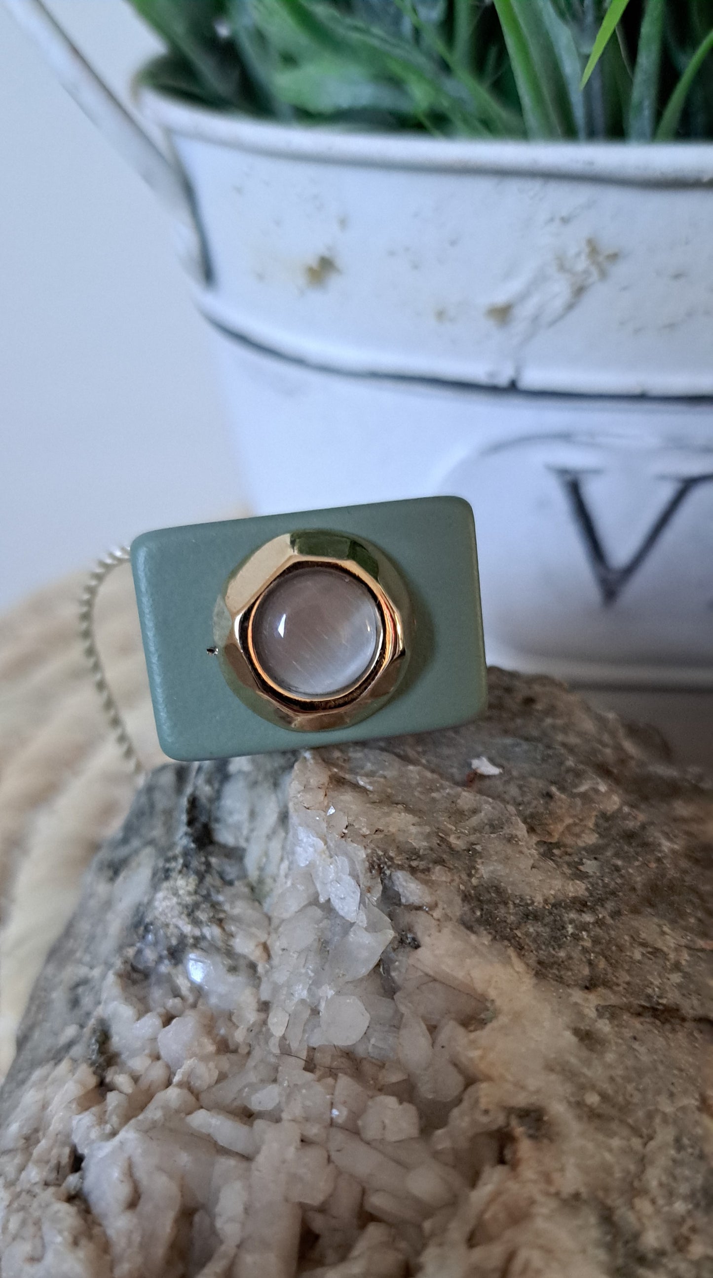 Anillos de resina con piedras naturales