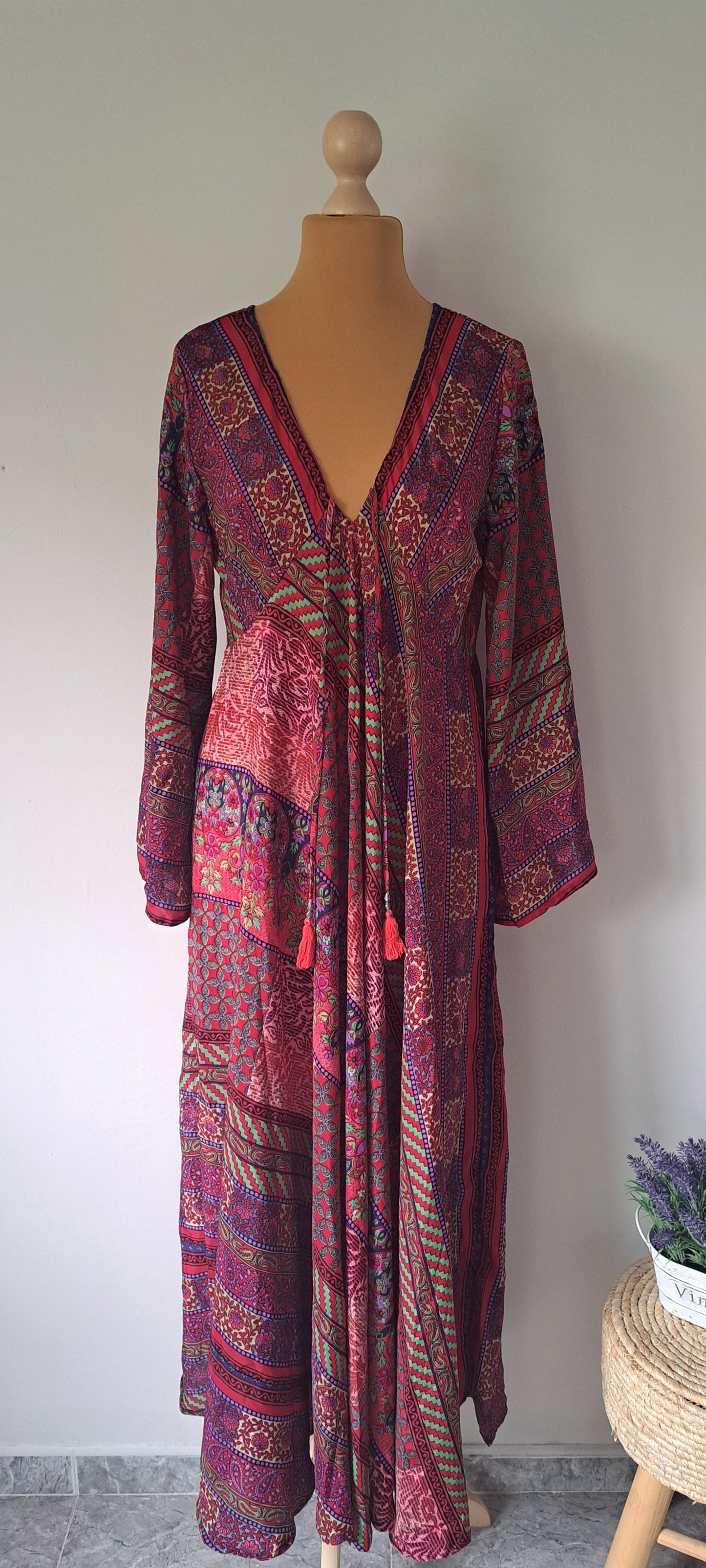 Vestido boho de seda con escote en v