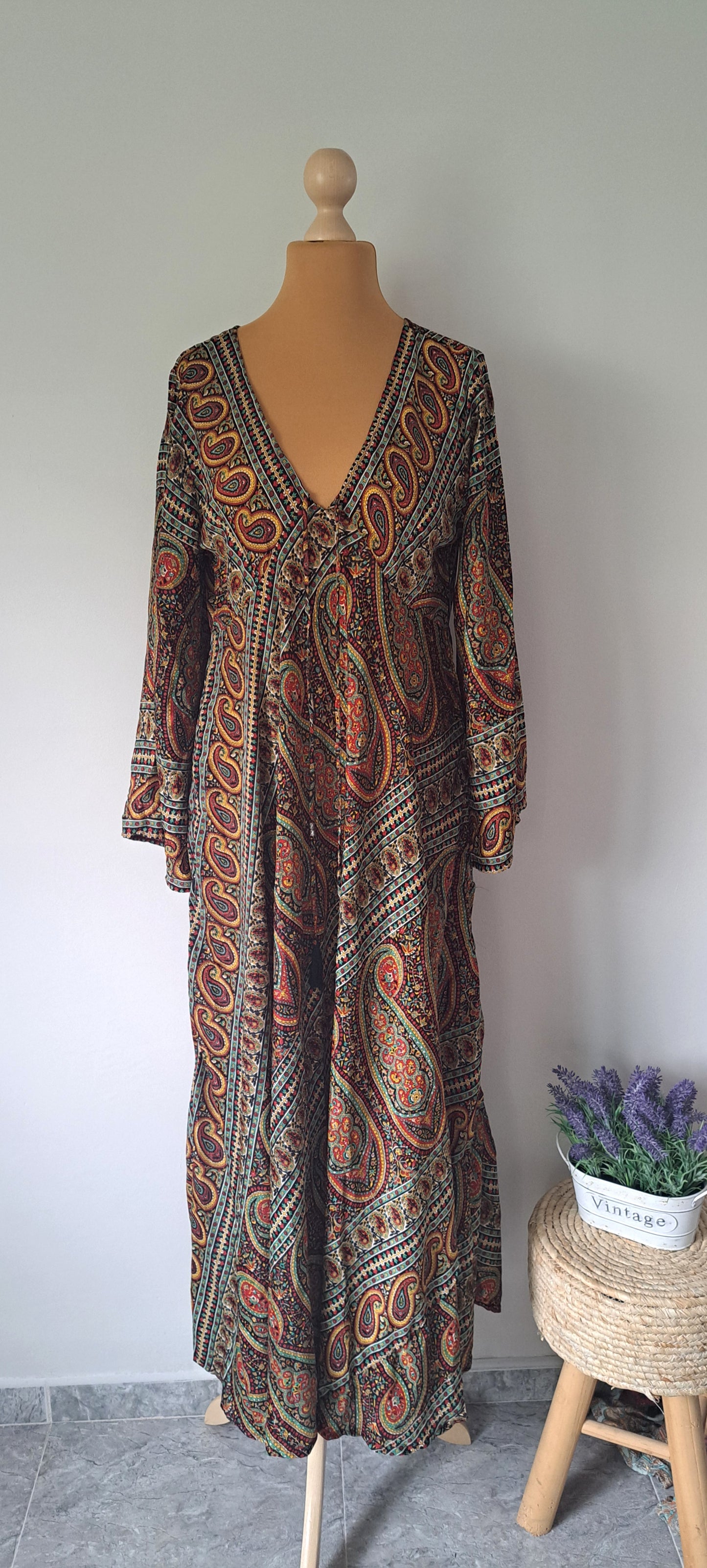 Vestido boho de seda con escote en v