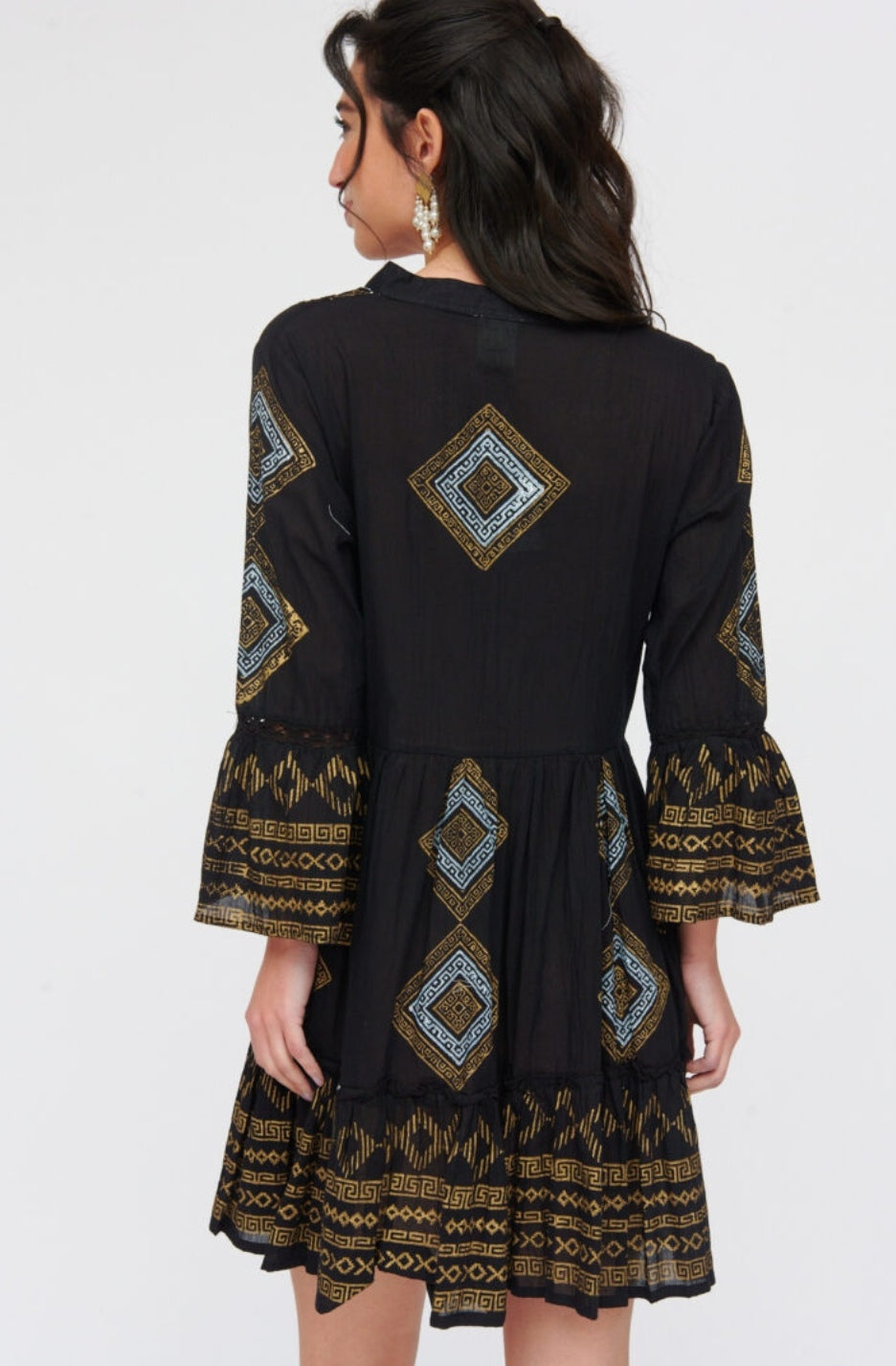 Vestido bohemio bordado en dorado